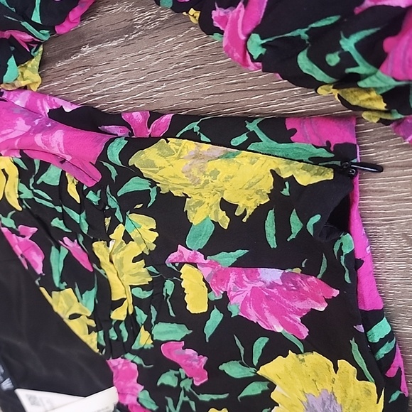 NEW! ZARA Long Sleeve Vibrant Floral Sweetheart Neckline Crop Top XS - Picture 8 of 11